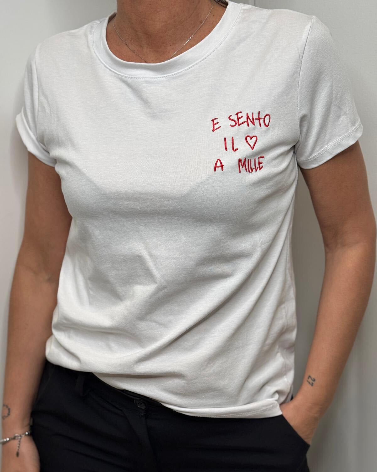 T-shirt scritte red