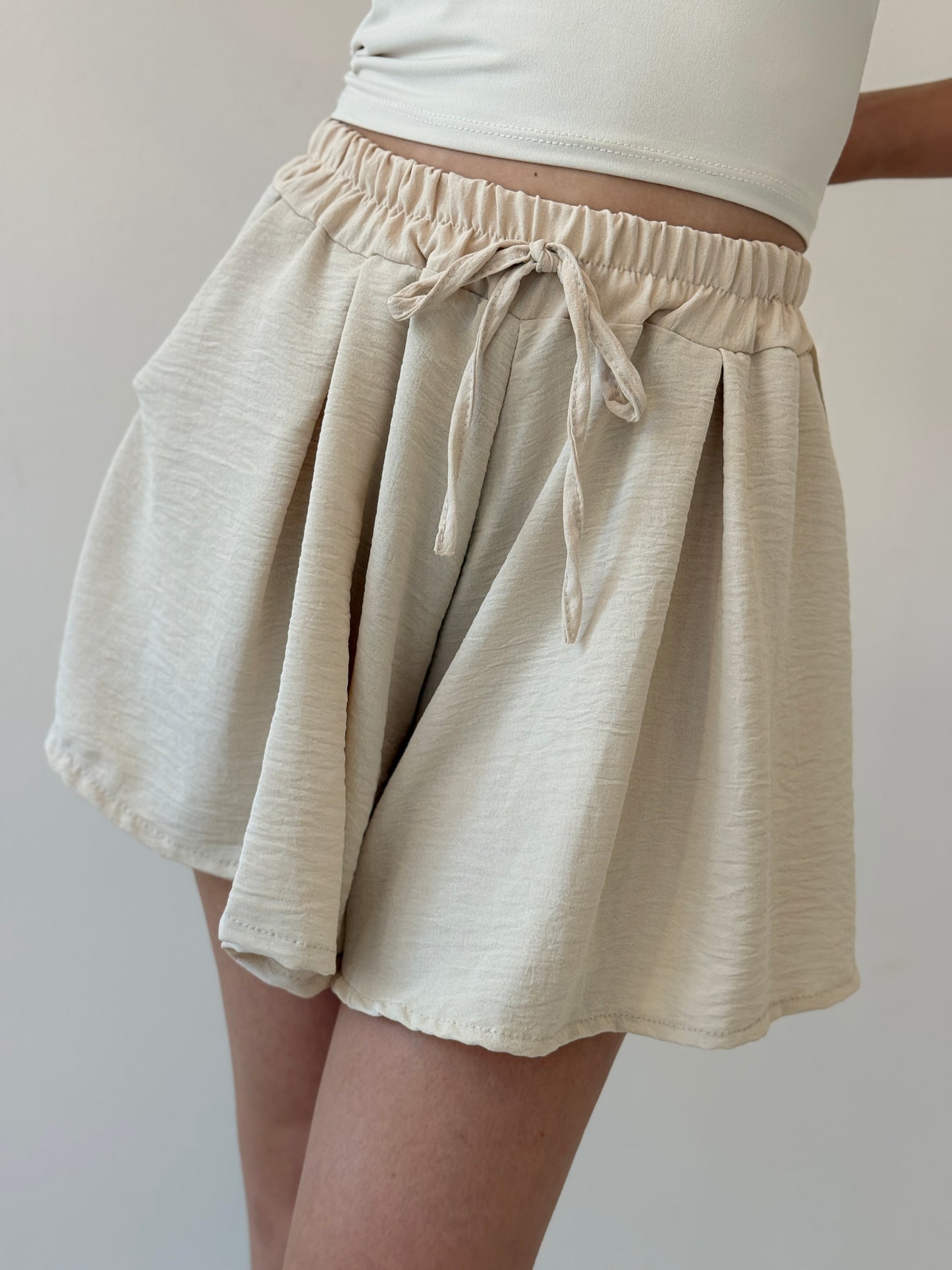 SHORTS ADRIANA BEIGE