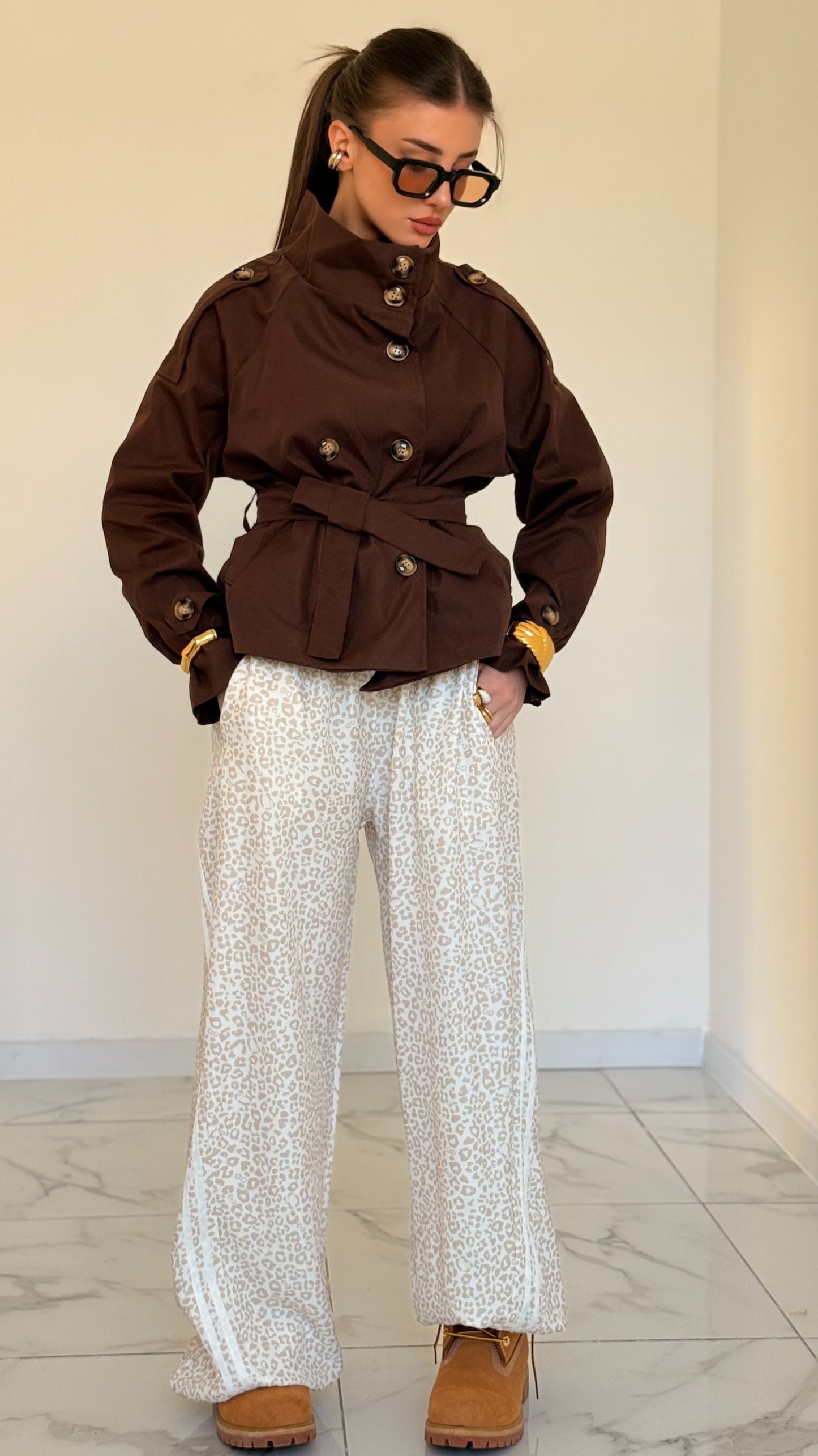 TRENCH CORTO SELENE MARRONE