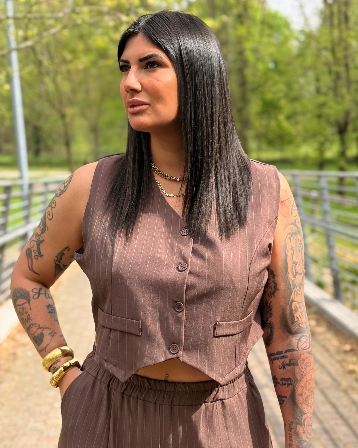 COMPLETO TAYDA CURVY MARRONE