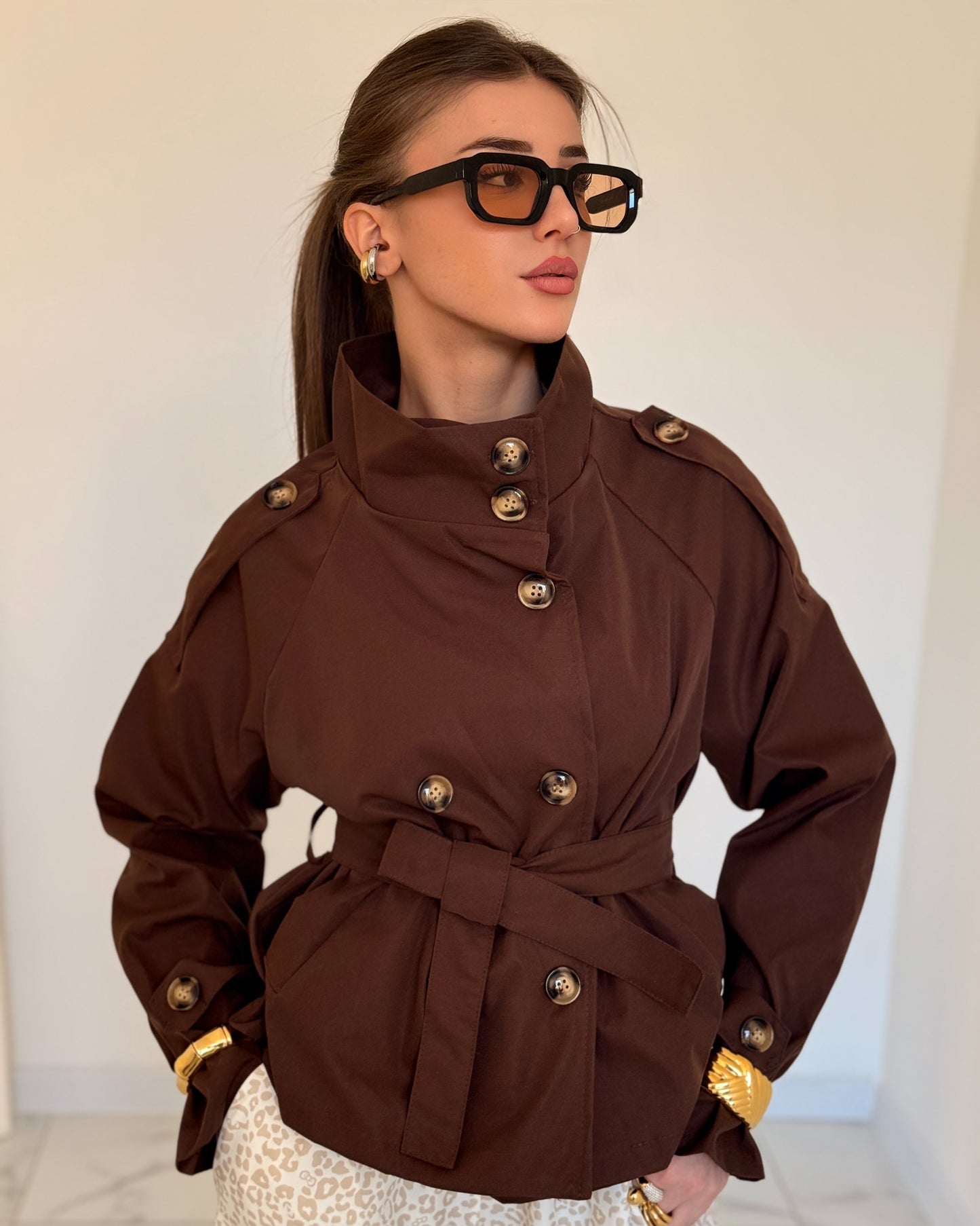 TRENCH CORTO SELENE MARRONE