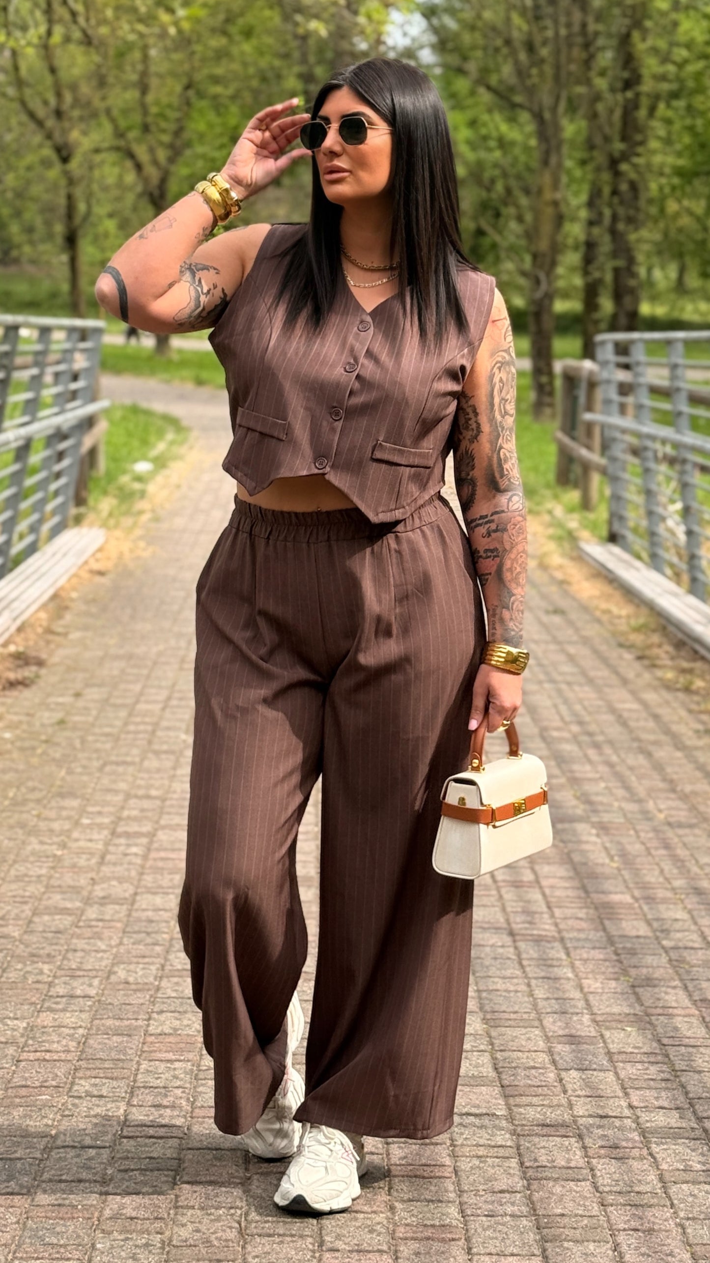 COMPLETO TAYDA CURVY MARRONE